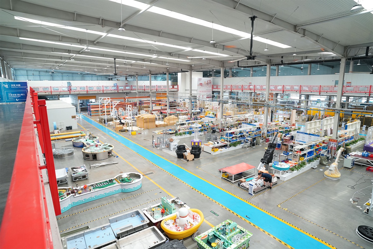 Wide balcony view of DEEPBLUE workshop zones for interactive exhibit production and assembly Wide balcony view of DEEPBLUE workshop zones for interactive exhibit production and assembly